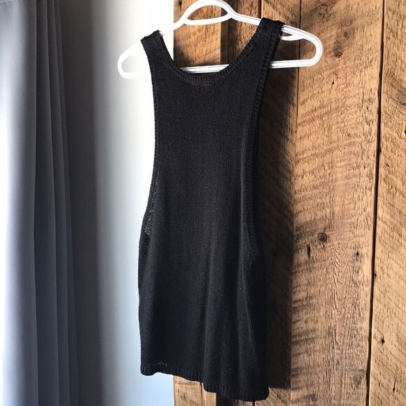 3/30$ Funny knitted camisole.   - Picture 3 of 3